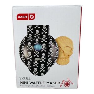 Dash Skull and Crossbones Mini Waffle Maker Black White